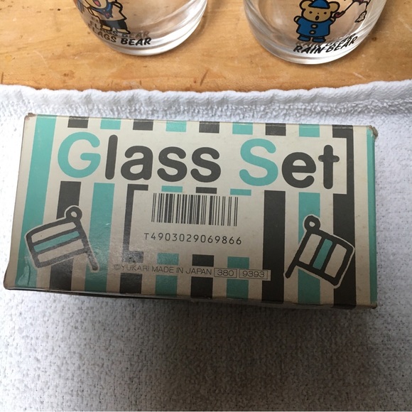 Yukari from Japan in box set of two juice drinking glasses with adorable bears - Picture 5 of 6